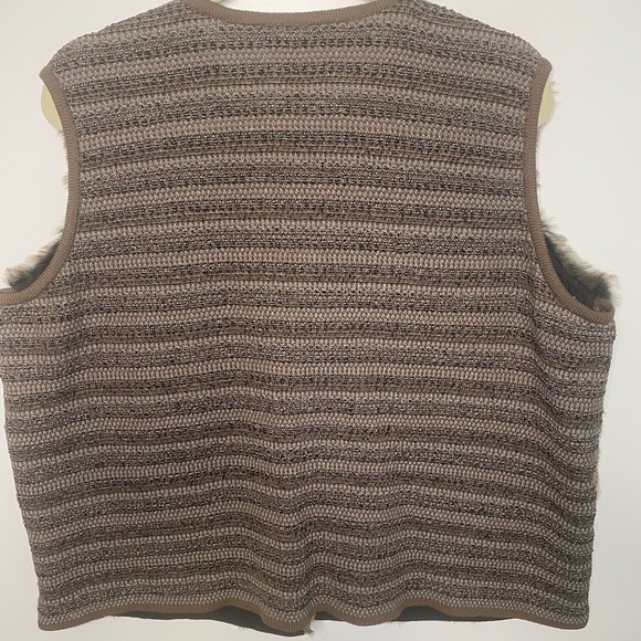 MISOOK Faux Fur Vest size XL NWT - Picture 7 of 10